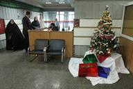 تزئین ورودی وزارت نفت با درخت کریسمس 931003 عکاس محمد قدمعلی (8)