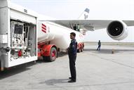 عملیات سوختگیری هواپیماها در فرودگاه شهید هاشمی نژاد مشهد اردیبهشت 1390 محمد رضا طائب (16)