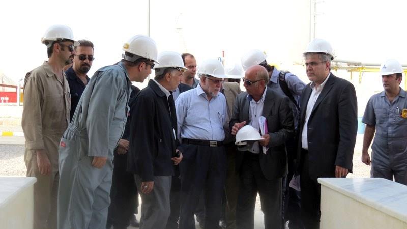 بازدید زنگنه و وزیری از تاسیات نفتی قشم 930530 (2)