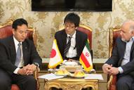 دیدار وزیر نفت بیژن زنگنه و دایشیرو یاما گیوا وزیر اقتصاد، تجارت و صنایع ژاپن 18-05-94 (52)
