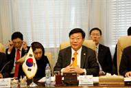 دیدار بیژن زنگنه وزیر نفت با جو هیونگ هوان وزیر صنعت ، تجارت و انرژی کره جنوبی 10 اسفند 94 (20)