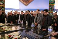 عطر افشانی مقبره شهدای گمنام در وزارت نفت 94 12 22 (13)