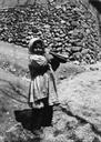 047352-( )-دختر بچه ای در دربند دهه 20میلادی-عکاس لارنس لاکهارت