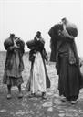047385-( )-زنان کرد دهه20میلادی-عکاس لارنس لاکهارت